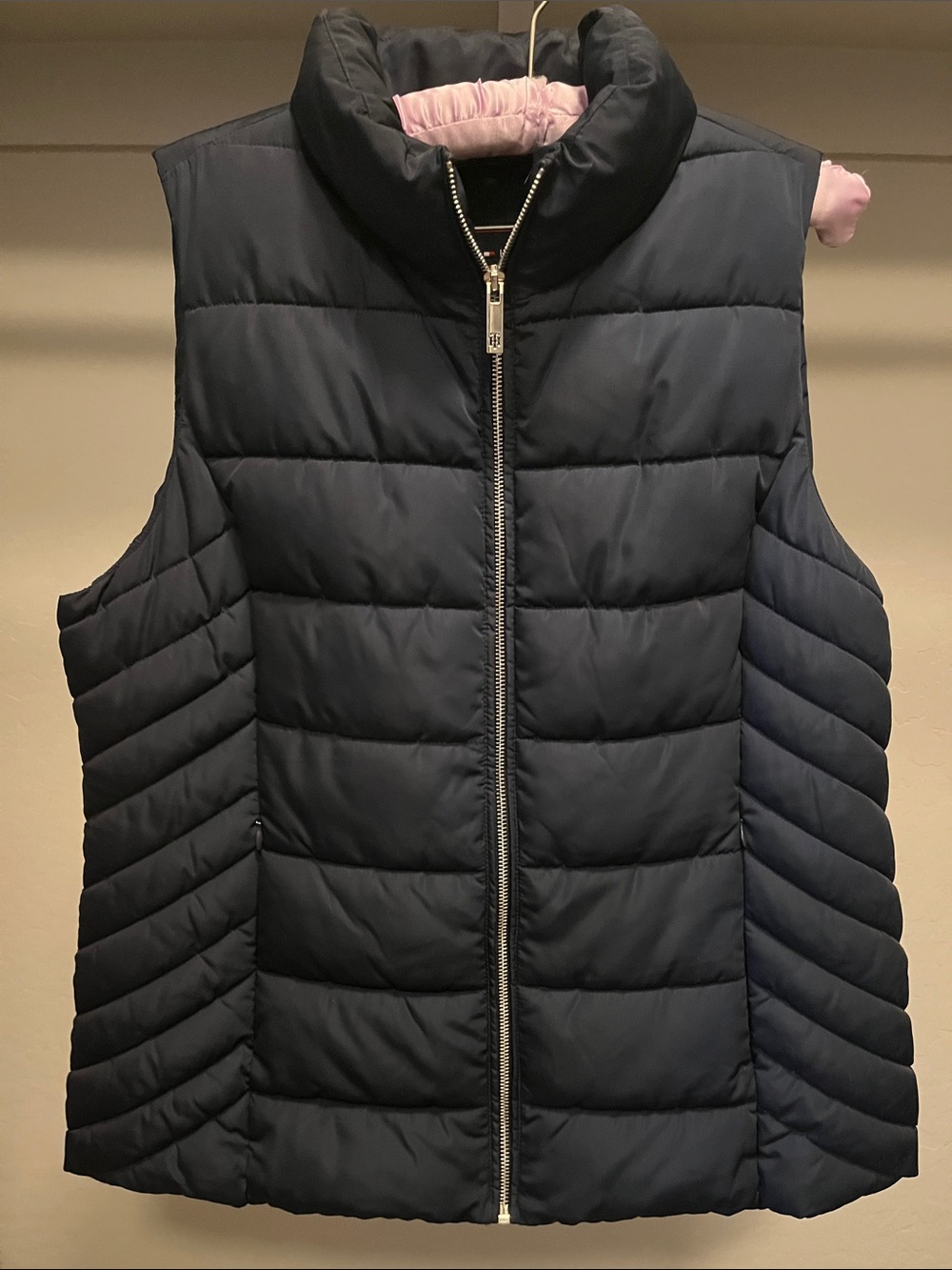 Tommy Hilfiger Navy Quilted Puffer Vest with Maroon Lining - Picture 5 of 5